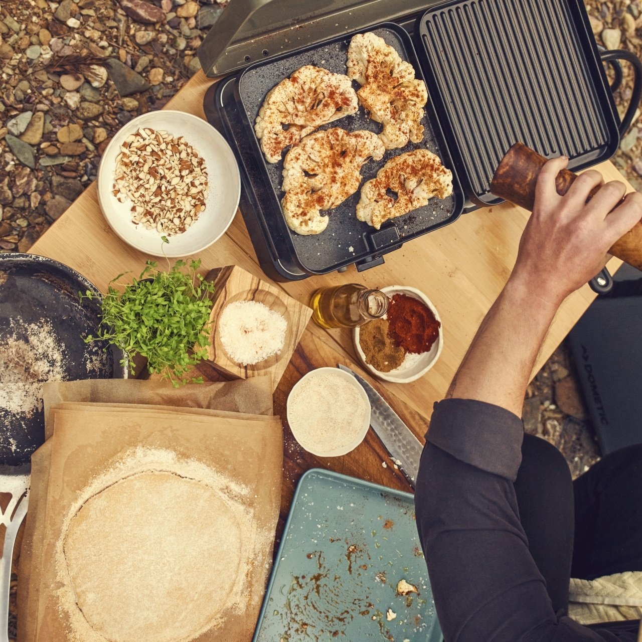 Dometic 2 Cook 3 Pro Deluxe 2 Burner Gas Stove with Hot and Grill Plates - Returned Unit