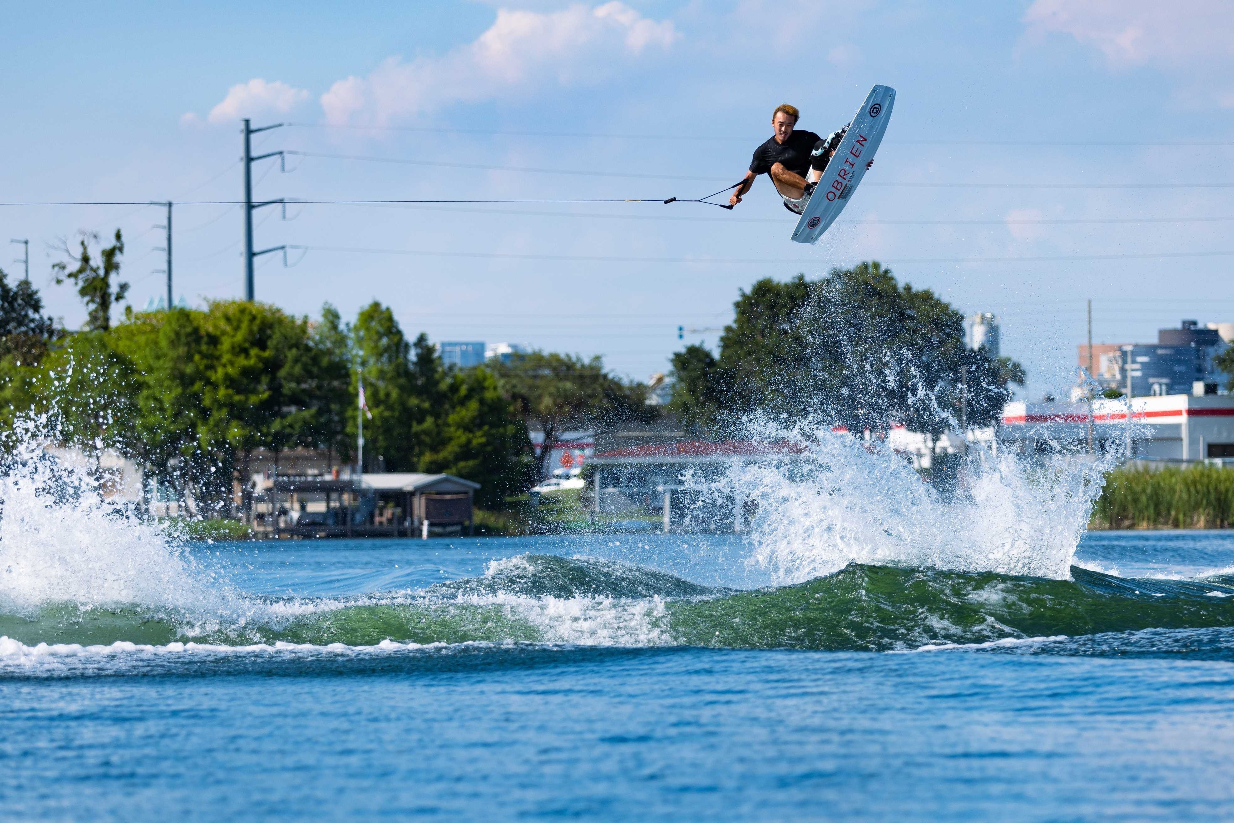 O'Brien Intent Wakeboard with Border Bindings 141cm