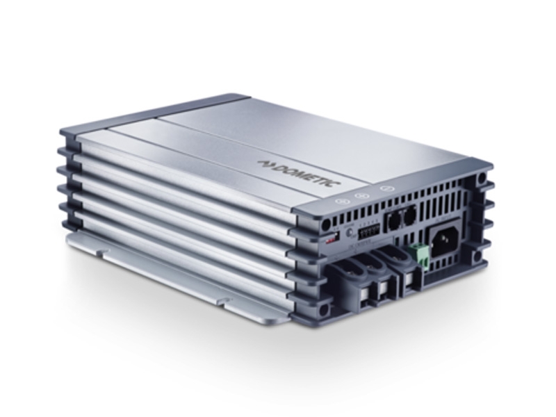 Dometic MCA 1225 PerfectCharge IU0U Battery Charger 12V 25A