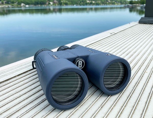 Bushnell H2O 12x25 Waterproof Binoculars - Returned Item-Broken right eye seal