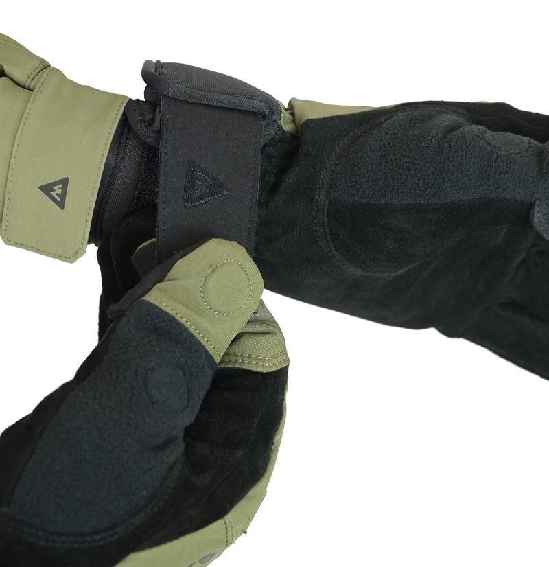 Manitoba Clothing Expedition Thermal Gloves with Magnetic Trigger Finger