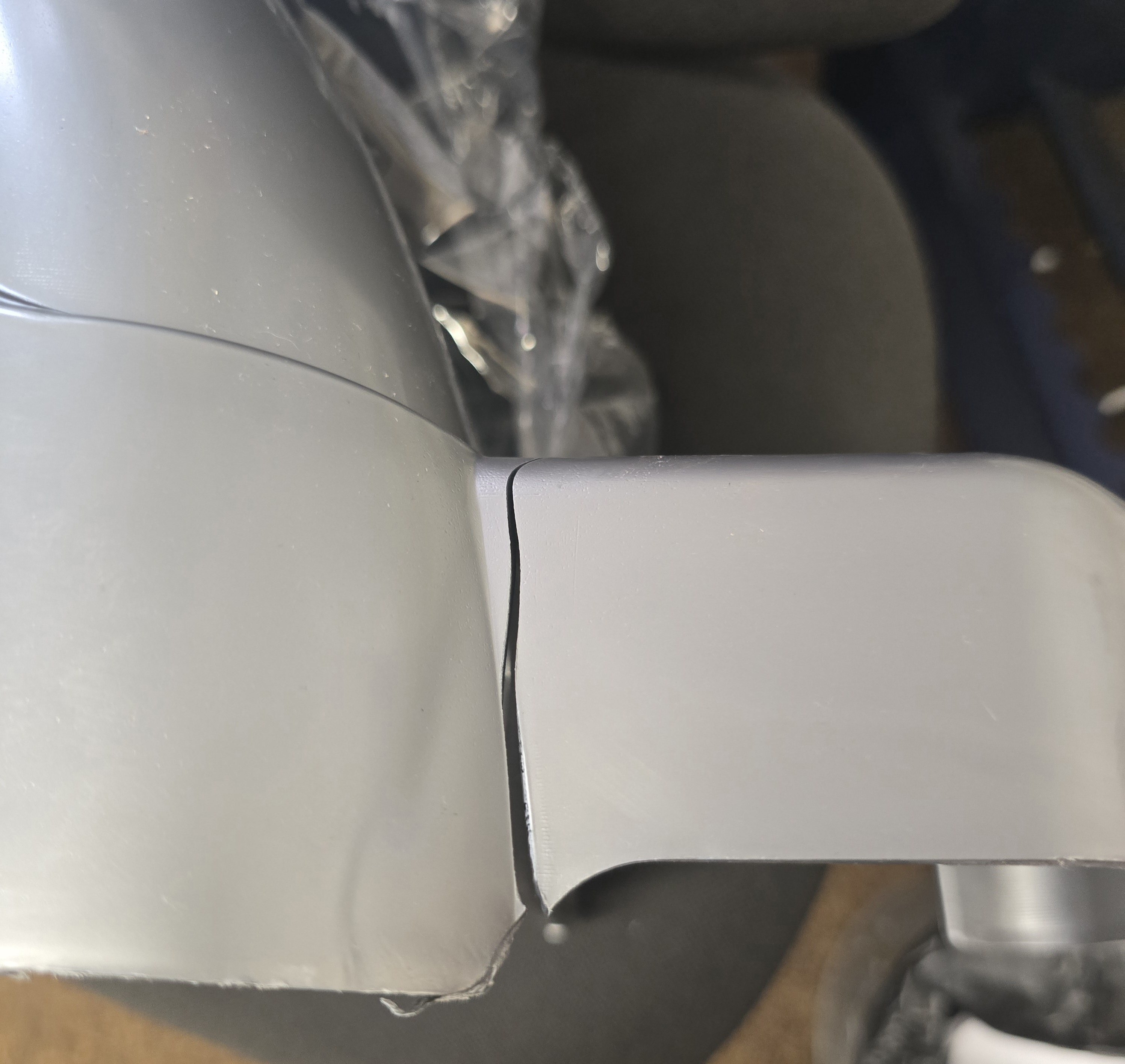 Trojan Plastic Mudguard 14in Silver - new, crack in unit.