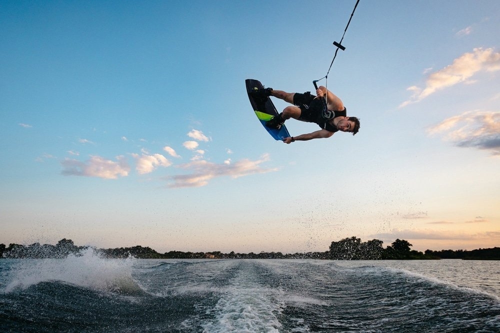 O'Brien Valhalla Wakeboard with Access Bindings 143cm