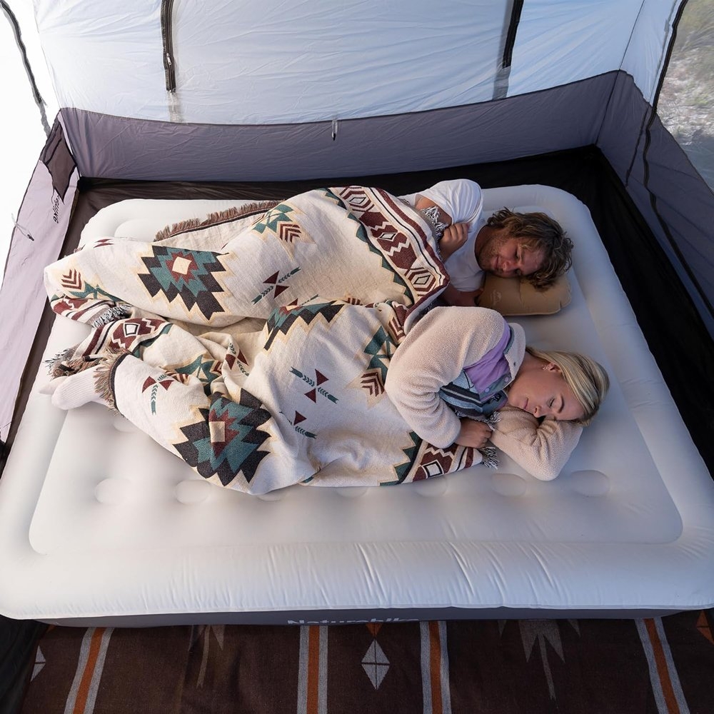 Naturehike Chen Yu Deluxe Airbed with Built-In Pump 200cm x 154cm