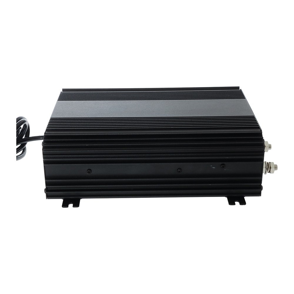 Powertrain 8-Stage Smart Battery Charger