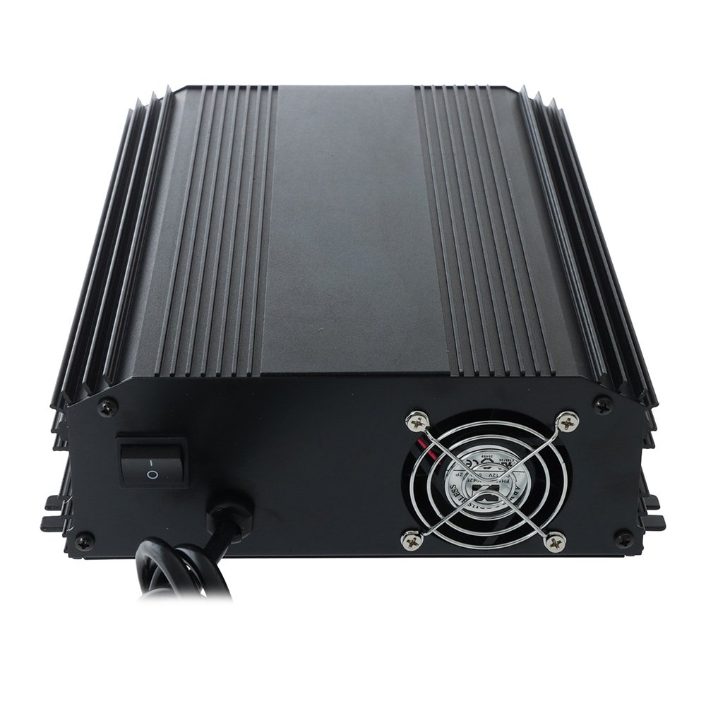 Powertrain 8-Stage Smart Battery Charger