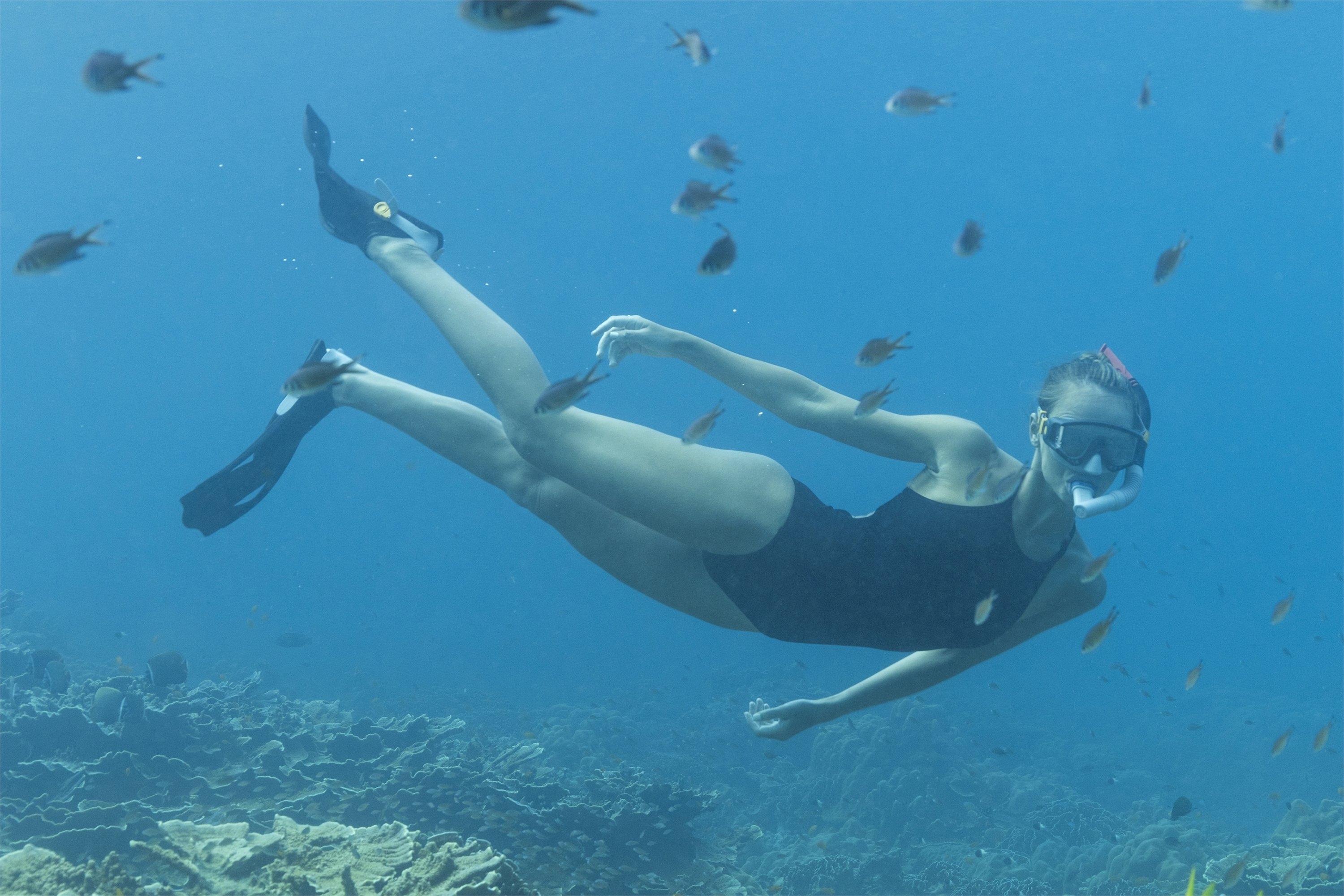 Bestway Spark Wave Mask Snorkel and Fins Set Black Small