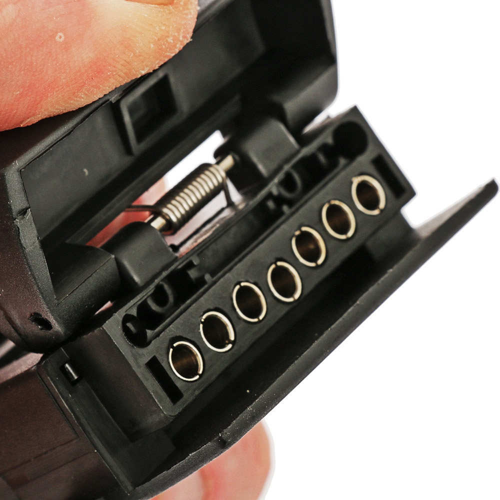 Powertech Flat Trailer Socket for 7-Pin Plugs