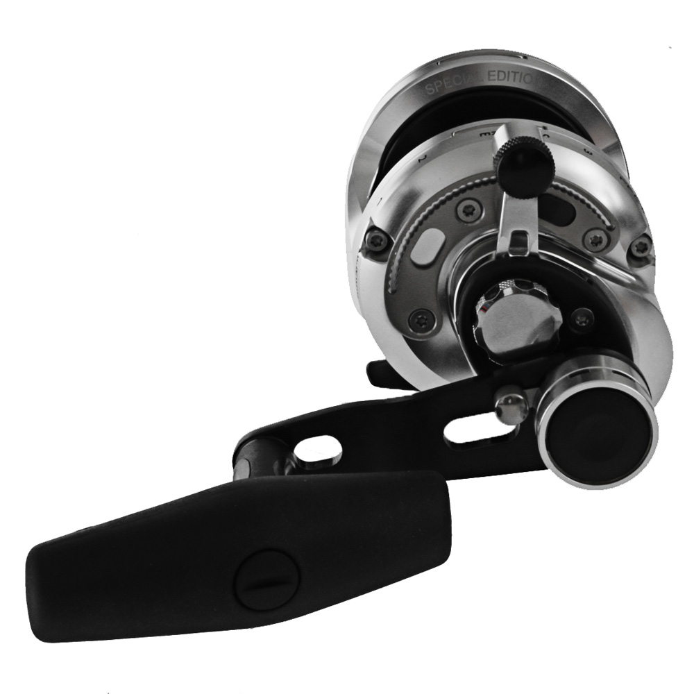 Okuma Makaira 10II SEa 2-Speed Lever Drag Reel Silver