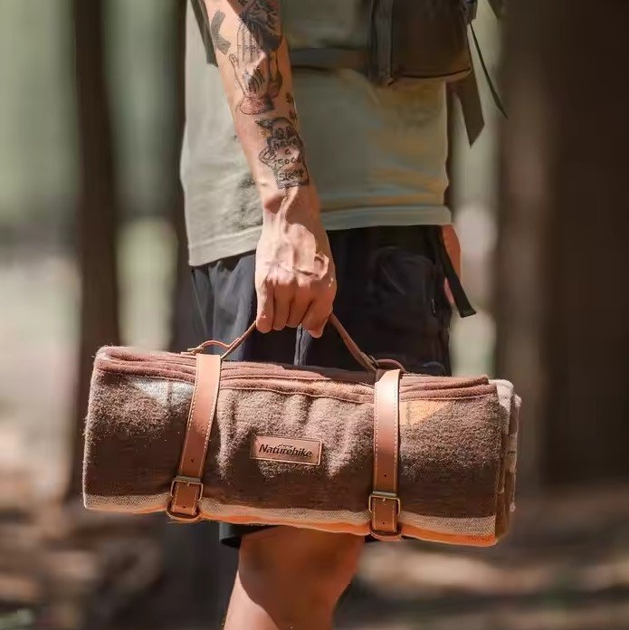 Naturehike Geometric Blanket Dark Coffee 200 x 150cm