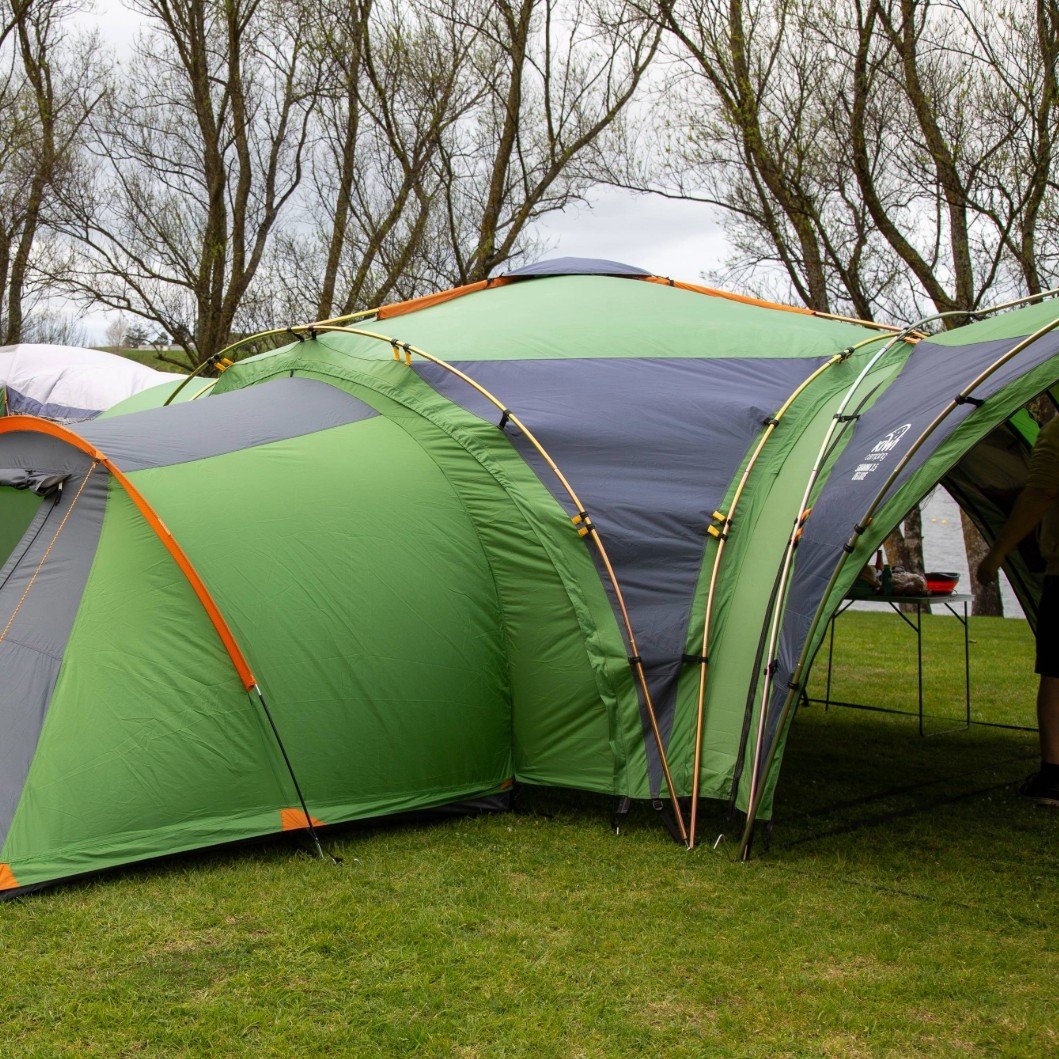 Kiwi Camping Savanna 4 Deluxe II Shelter with Solid Wall