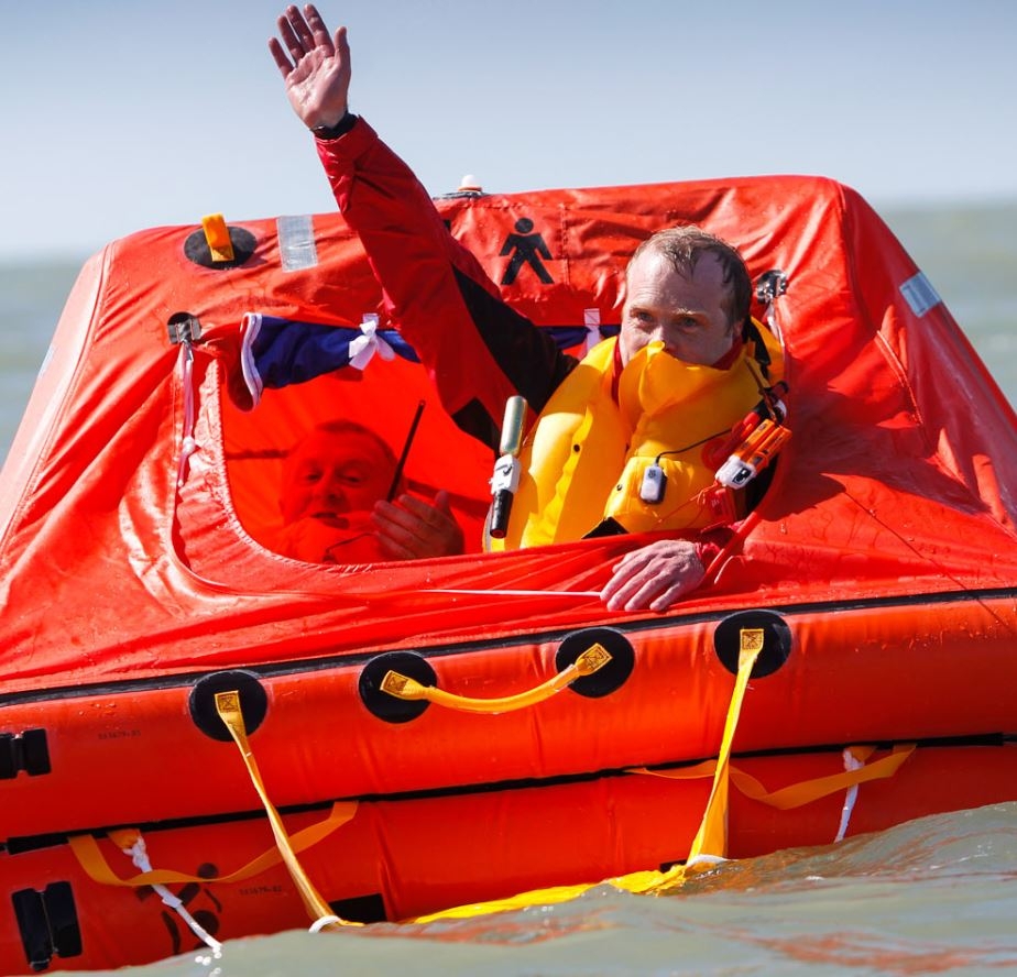 Crewsaver 4-Man ISO Ocean Offshore Life Raft Over 24hr Valise