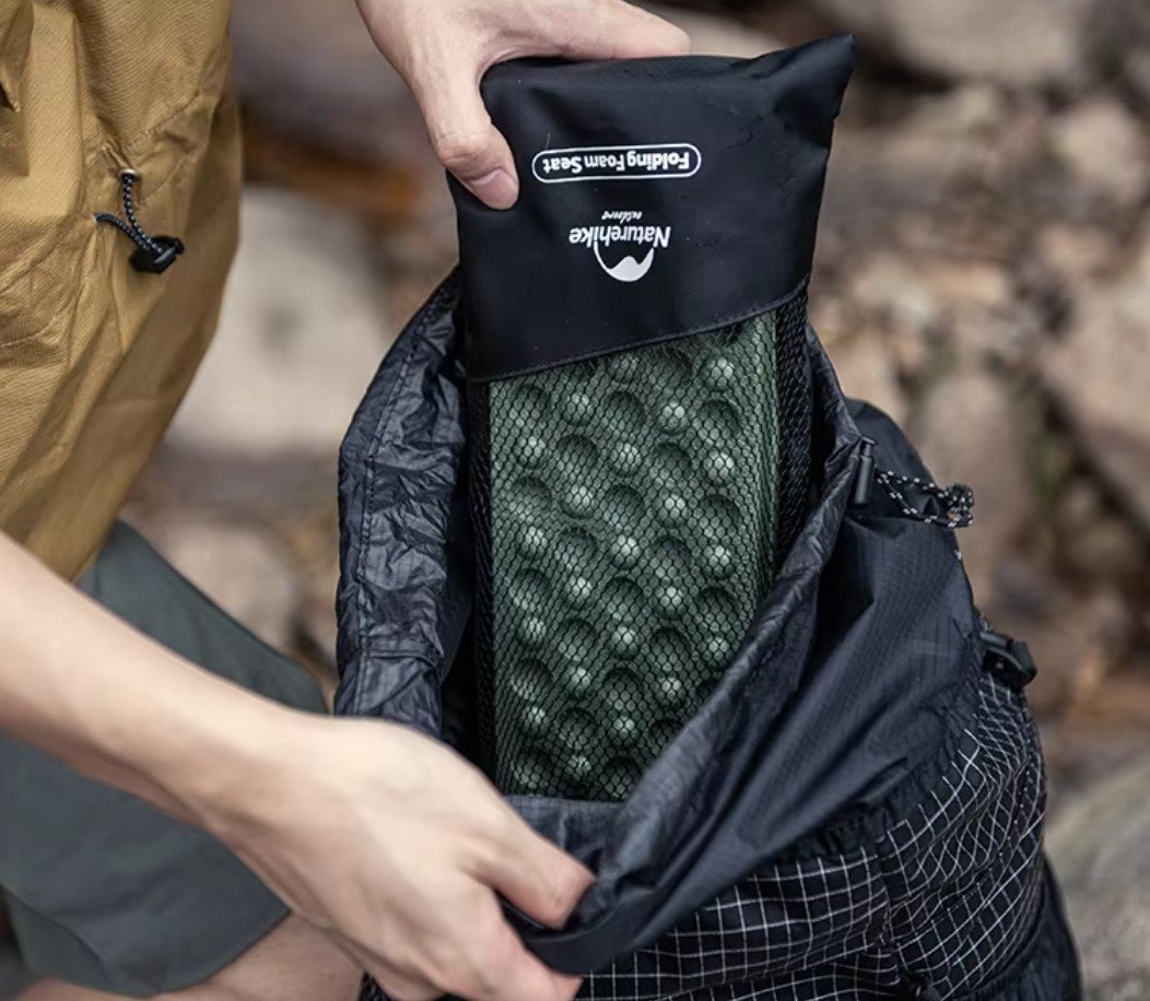 Naturehike Folding Cushion Seat Army Green 40 x 30 x 1.5cm