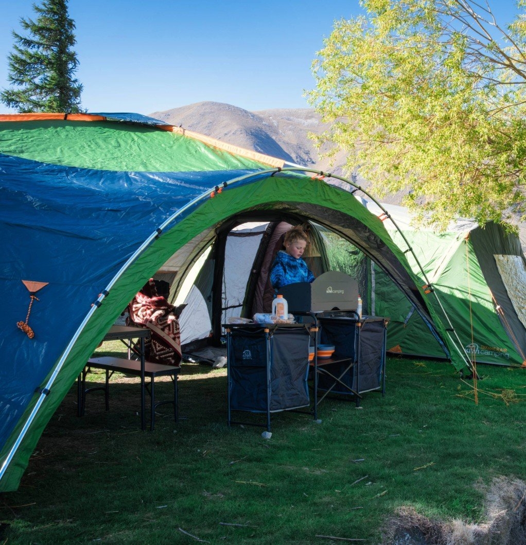 Kiwi Camping Savanna 4 Deluxe II Shelter with Solid Wall