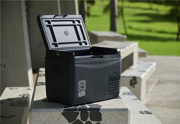 Brass Monkey Portable Fridge/Freezer CFR40 40L 12/24V DC