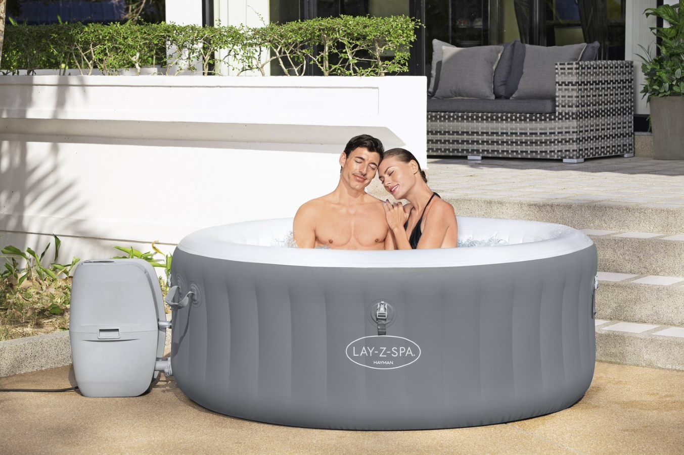 Lay-Z-Spa Hayman Airjet Portable Inflatable Spa Pool 1.7m 605L