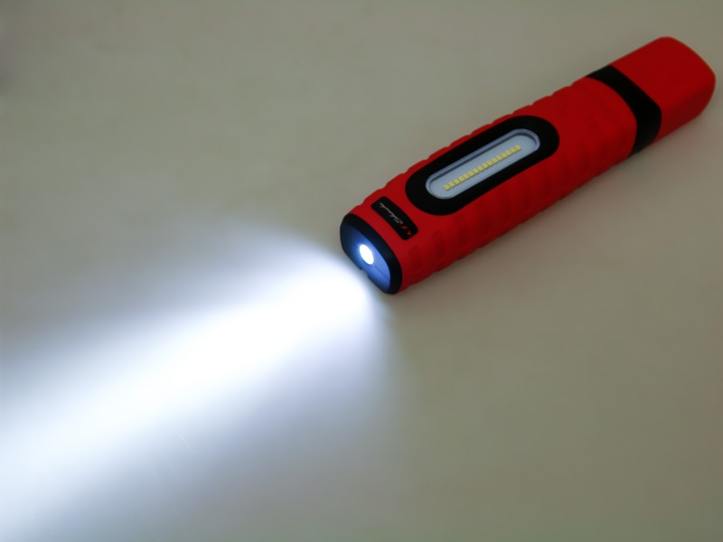 Schumacher SL137RU Cordless Rechargeable LED Work Light  600 Lumens