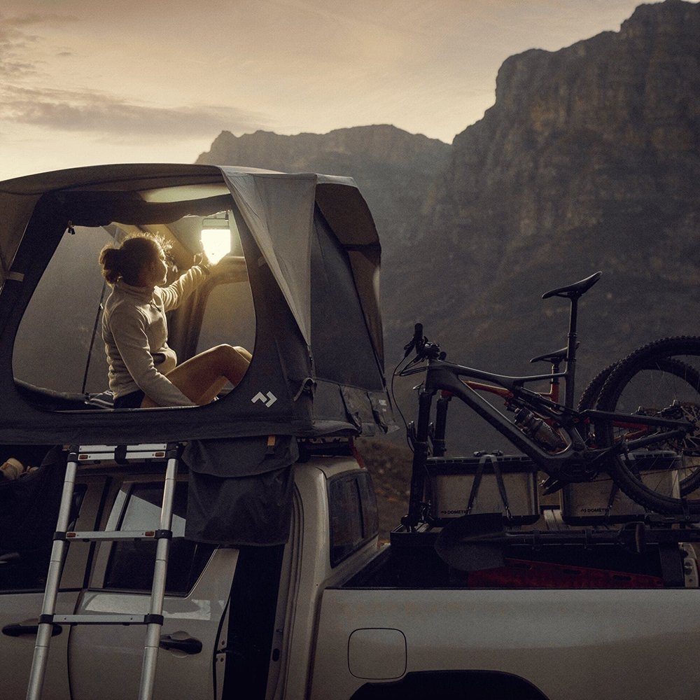 Dometic TRT 140 AIR 300D Inflatable Rooftop Tent