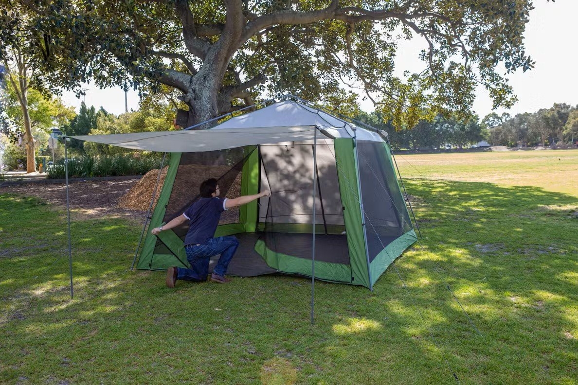 Coleman Instant Up Sun Shelter Including Screens Floor and Canopy 3x3m