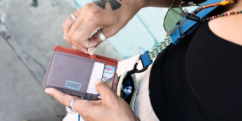 Chums Bandit Zip Wallet with ID Window Olive