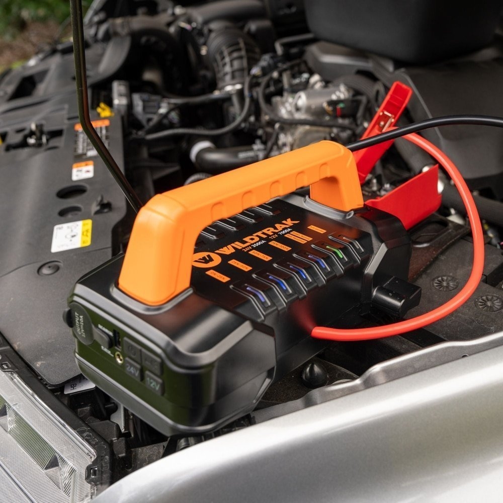 Wildtrak Heavy-Duty 7000A 12/24V Lithium Jump Starter