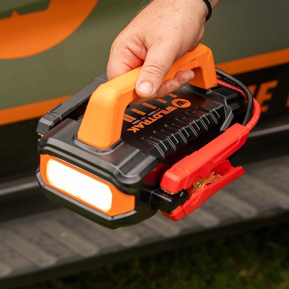Wildtrak Heavy-Duty 7000A 12/24V Lithium Jump Starter