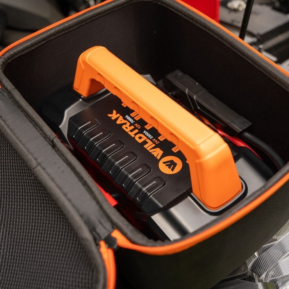 Wildtrak Heavy-Duty 7000A 12/24V Lithium Jump Starter