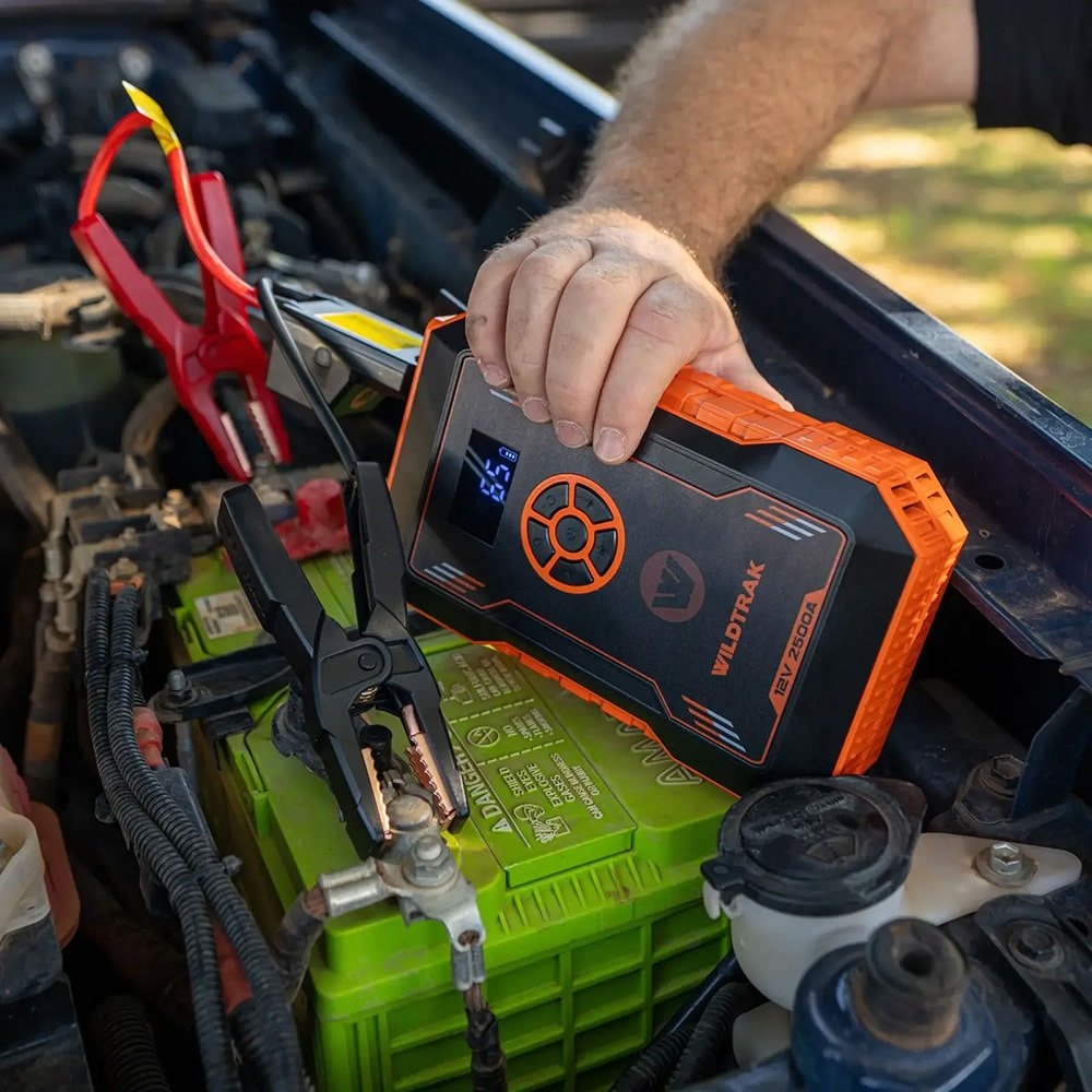 Wildtrak Lithium Jump Starter 12V 2500A 12000mAh with Tyre Compressor