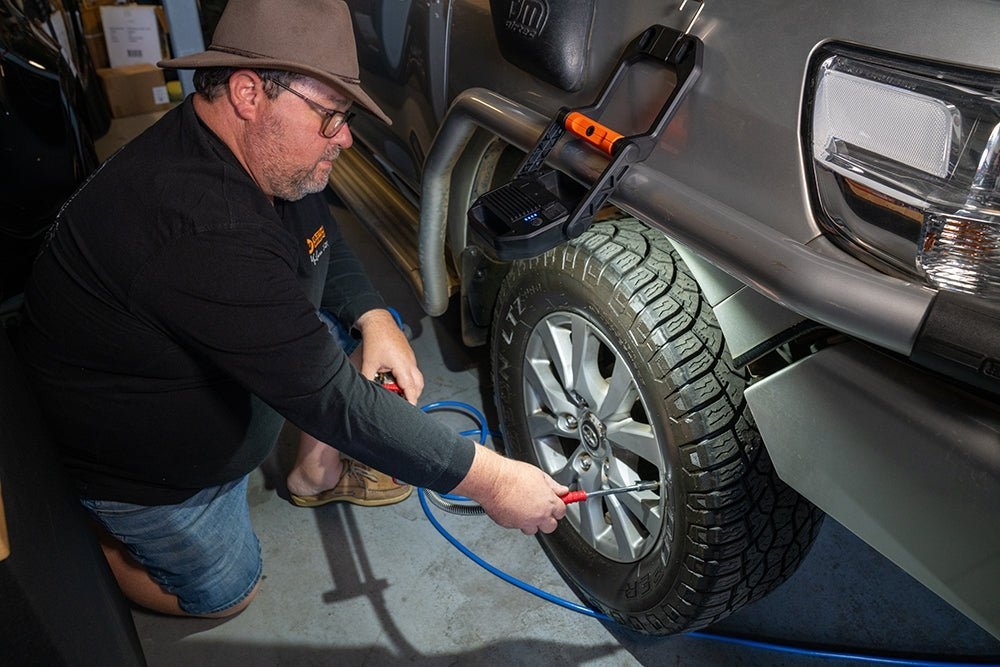 Wildtrak Rechargeable Work Floodlight with Power Bank 2000lm 4Ah