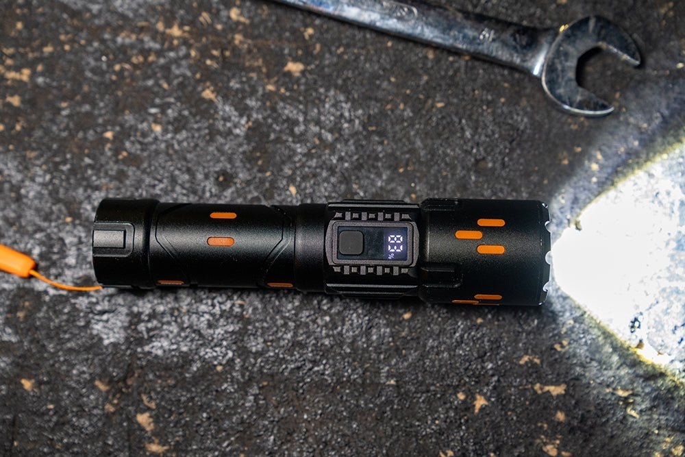 Wildtrak Rechargeable Glow in the Dark Torch 1500LM 3000mAh