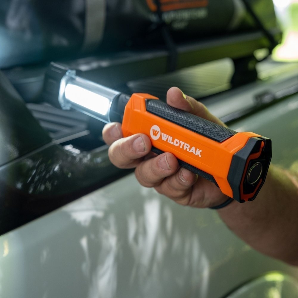 Wildtrak Pull-Out Swivel Worklight 300 Lumens