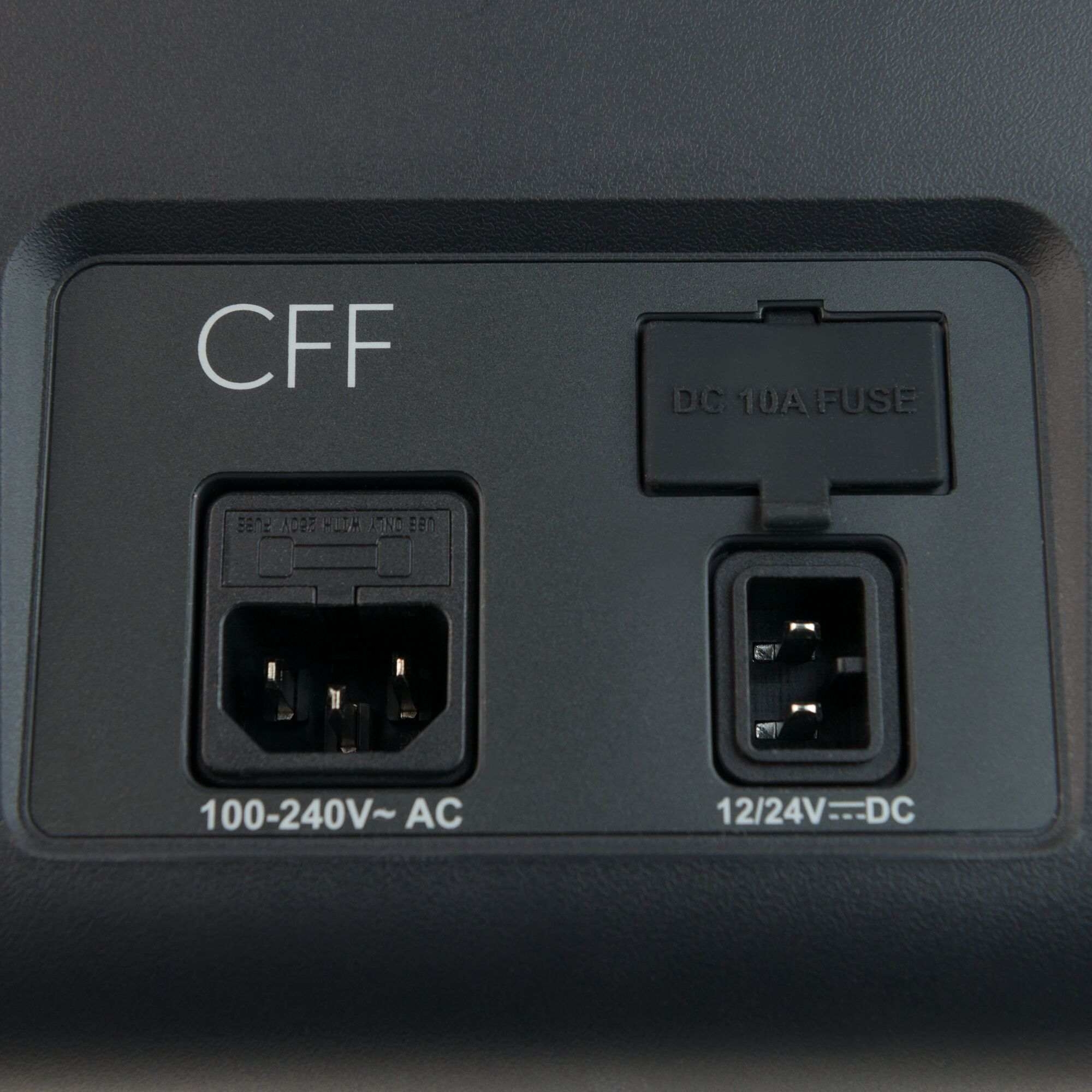 Dometic CFF 35 Portable Compressor Fridge/Freezer with Cover 34L 12/24v