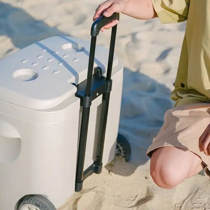 Naturehike 48H Antibacterial Chilly Bin Cooler with Wheels 28L Beige
