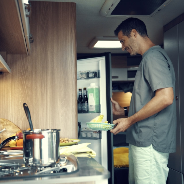 Dometic 3 Burner Gas Stove with Glass Lid