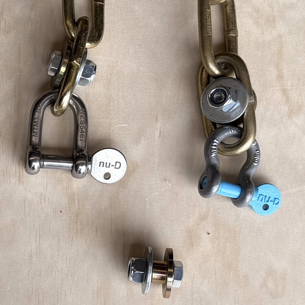 NU-D Galvanised Shackle Lock for 10mm Chain