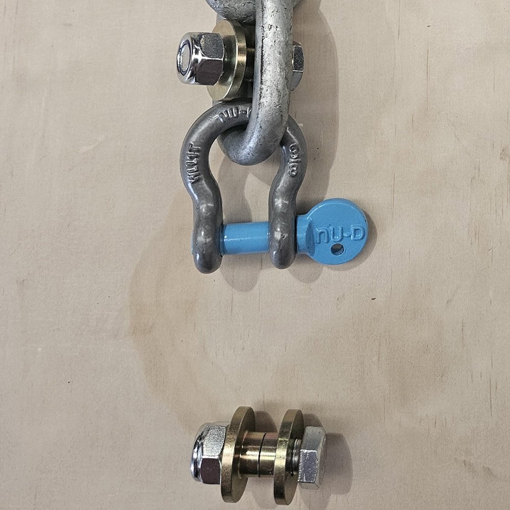 NU-D Galvanised Shackle Lock for 13mm Chain