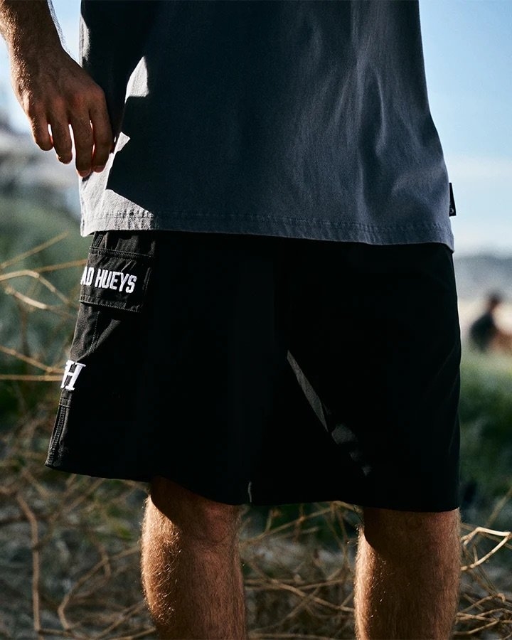 The Mad Hueys Beached Again 20in Mens Boardshorts Black