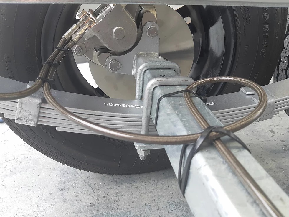 Alloy Trailers 575 Hydraulic Brakes with SS Calipers and Rotors