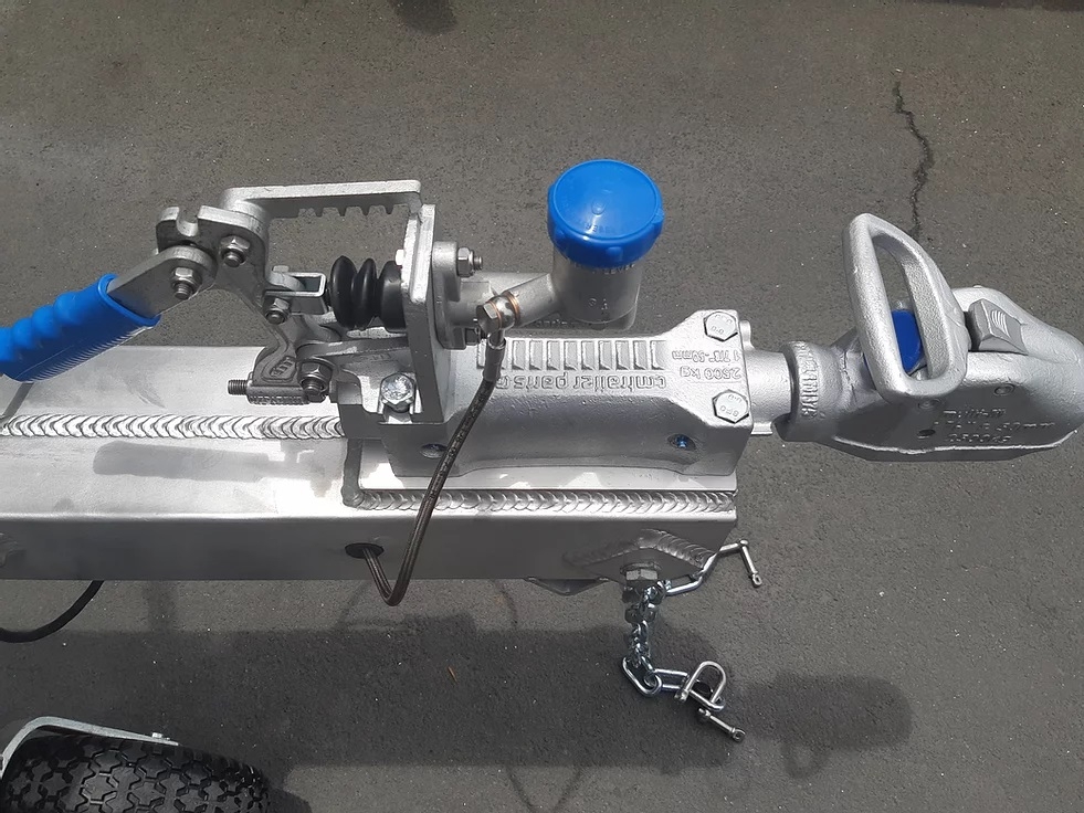 Alloy Trailers 610 Hydraulic Brakes with SS Calipers and Rotors