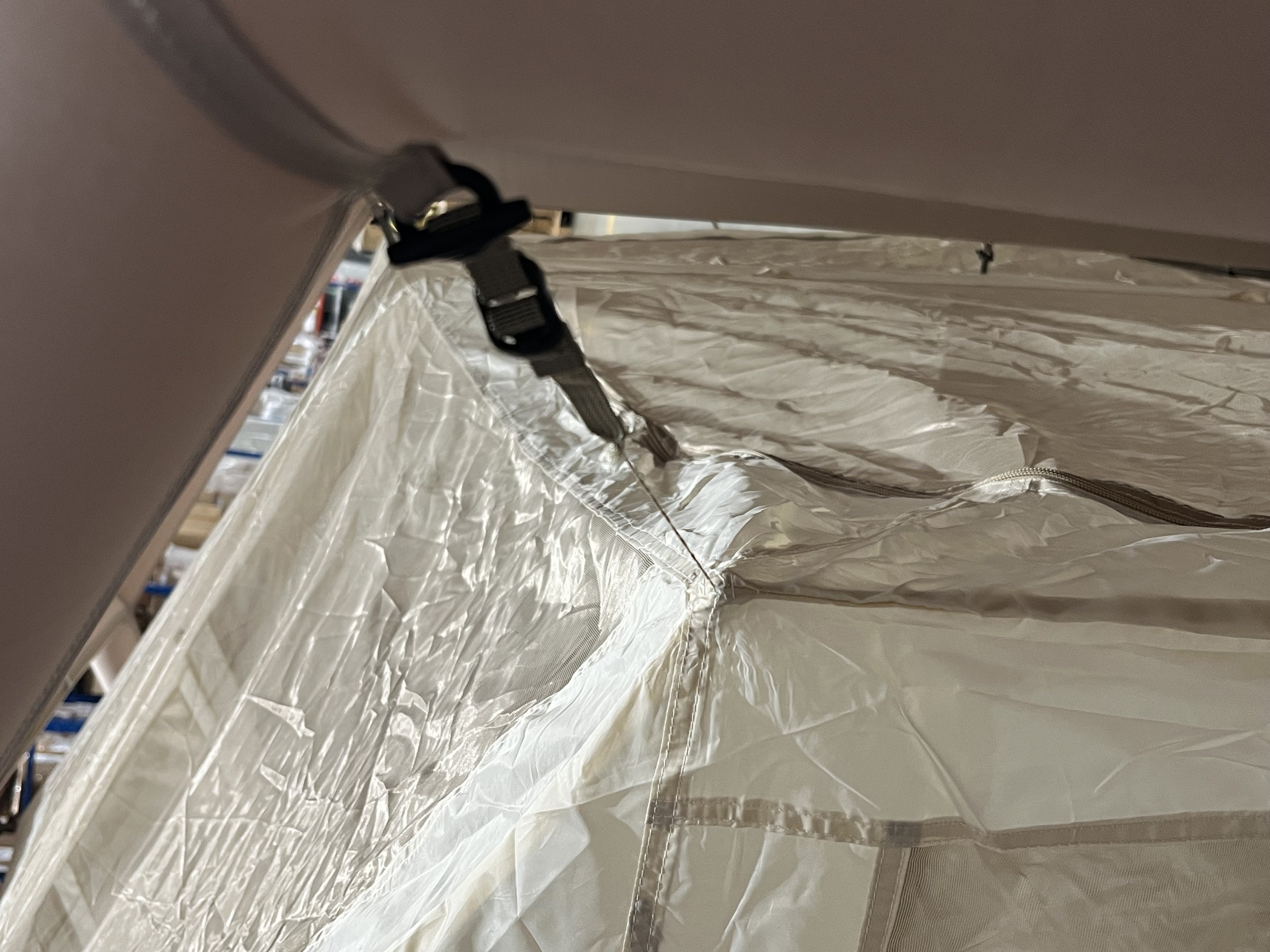 Naturehike Ridge Village 8.5 4 Person Inflatable Air Tent - Ex demo - Broken stitching