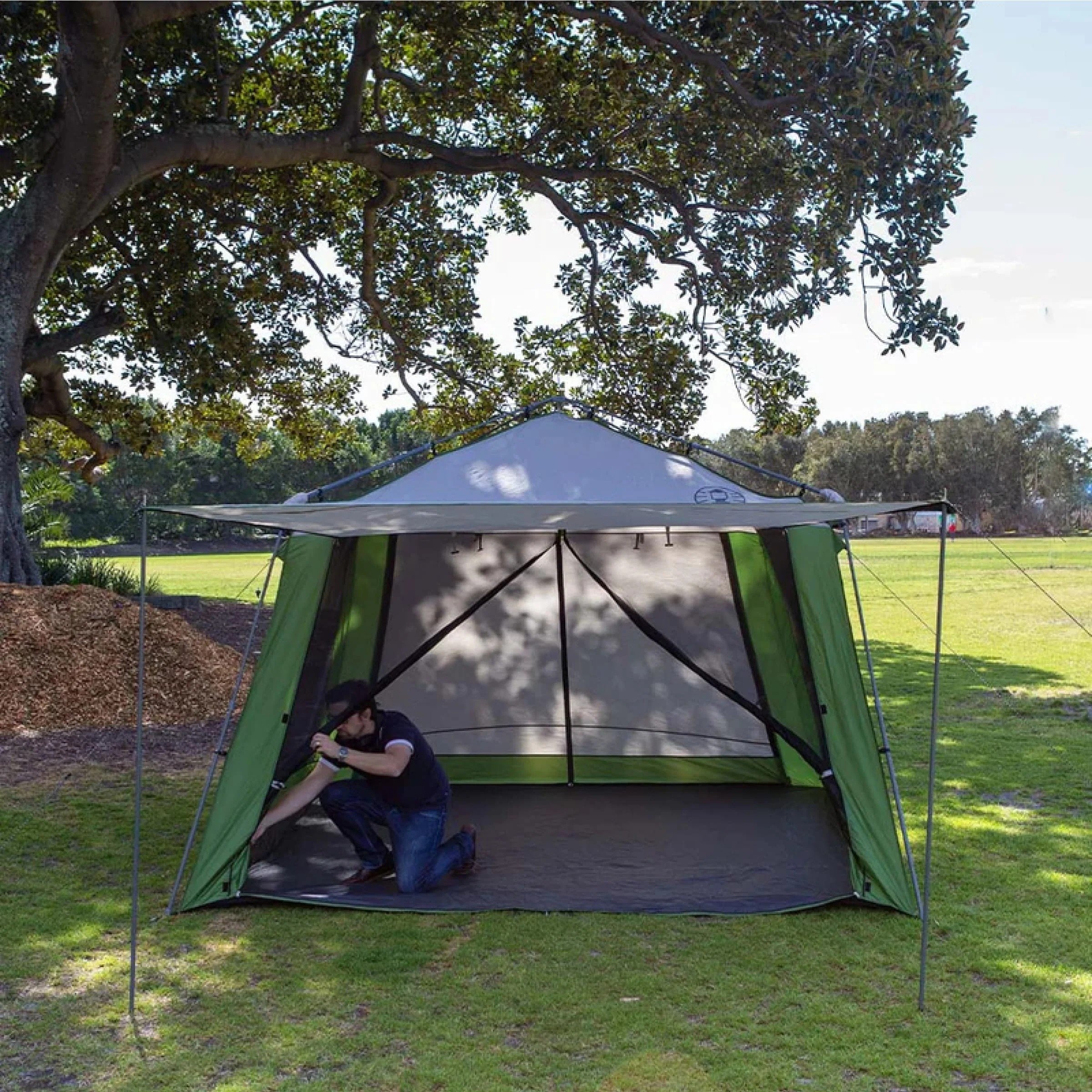 Coleman Instant Up Sun Shelter Including Screens Floor and Canopy 3x3m