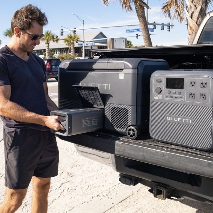 BLUETTI Swapsolar Hotswap Battery for AC180T and Multi-Cooler 716.8Wh