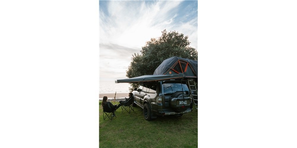 Kiwi Camping Tuatara 180-Degree Self-Supporting Awning 1.8m