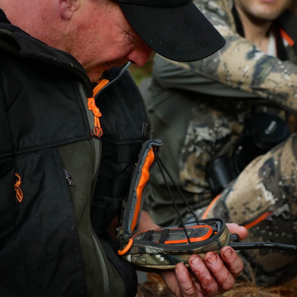 Hunters Element Latitude GPS Pouch Desolve Veil Camo