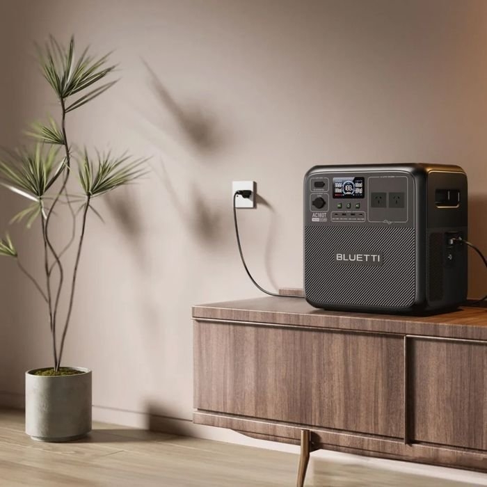 BLUETTI Swapsolar AC180T Portable Hotswap Battery Power Station 1800W