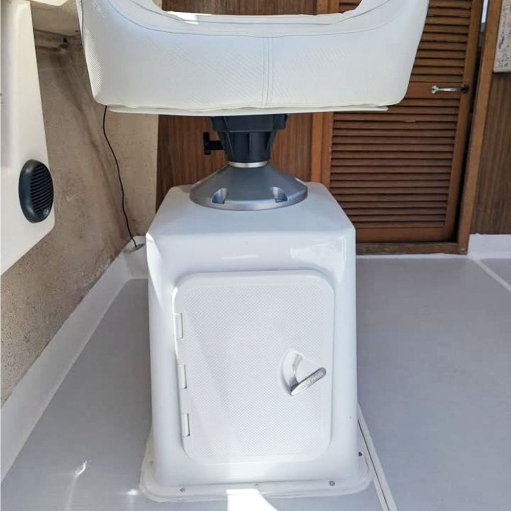 Oceansouth Access Hatch Door and Frame 375 x 275mm