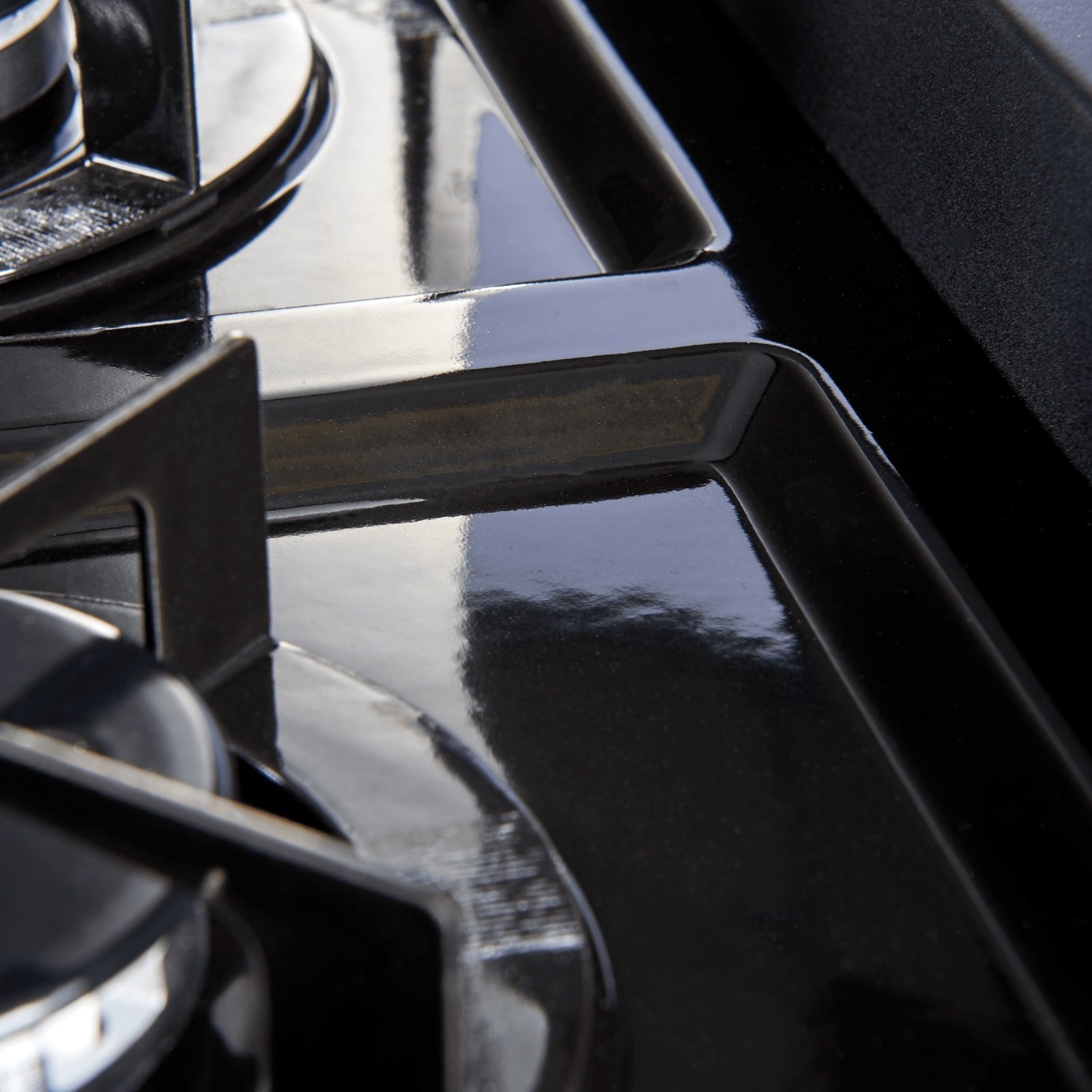 Dometic Mobicool MC101 3+1 Gas/Electric RV Cook Top with Oven and Grill