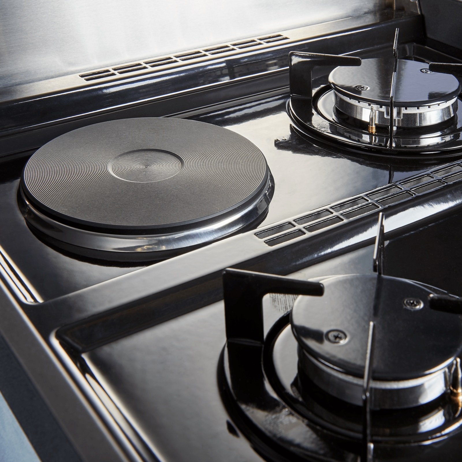 Dometic Mobicool MC101 3+1 Gas/Electric RV Cook Top with Oven and Grill