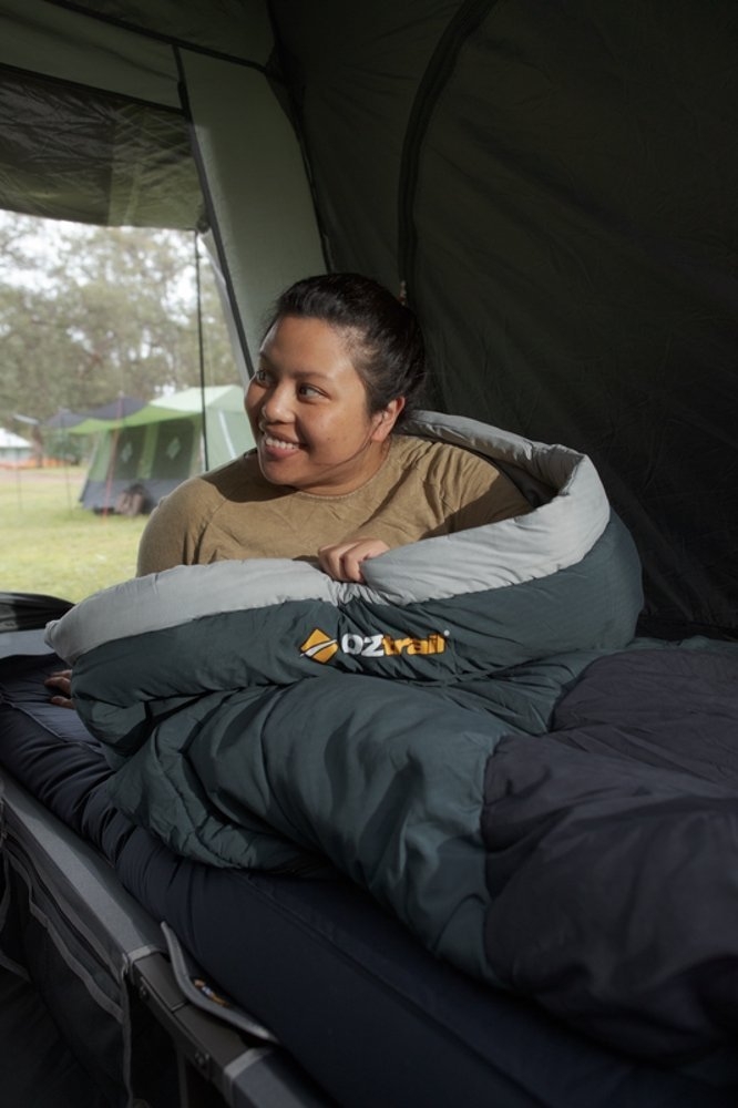 OZtrail Kingsford -3C Oversized Hooded Sleeping Bag