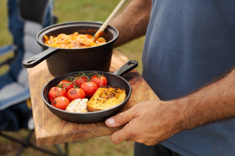Campfire Saucepan with Skillet Lid 2.2L